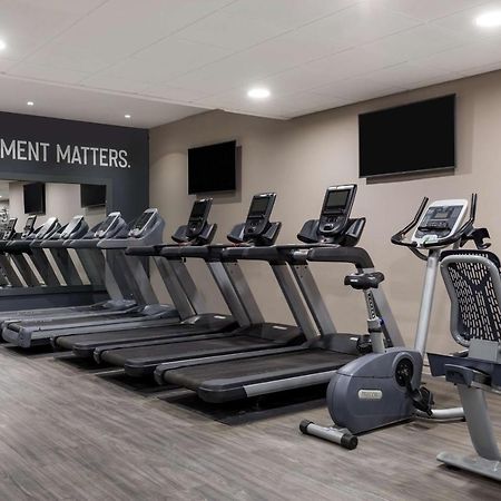 Radisson Blu Hotel London Stansted Airport Stansted Mountfitchet Exterior photo Fitness equipment in a gym