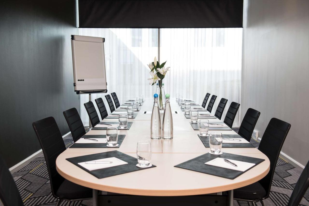 Radisson Blu Hotel London Stansted Airport Stansted Mountfitchet Exterior photo Meeting room